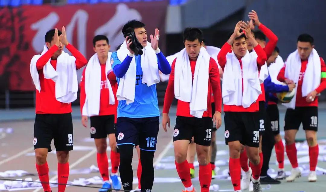 辽足宣布解散视频,辽足解散现场