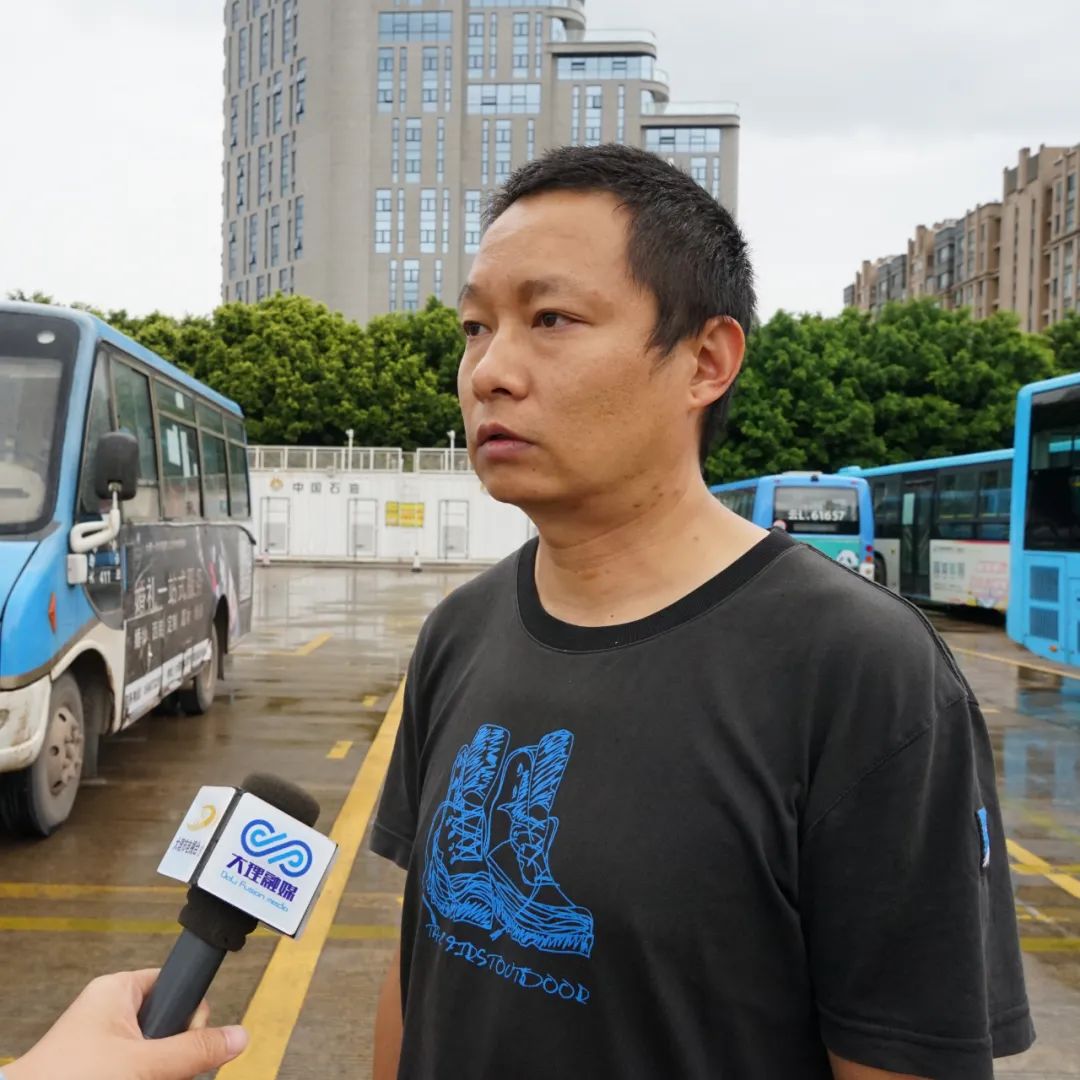 等车不如开车,等车不如自己开车方便