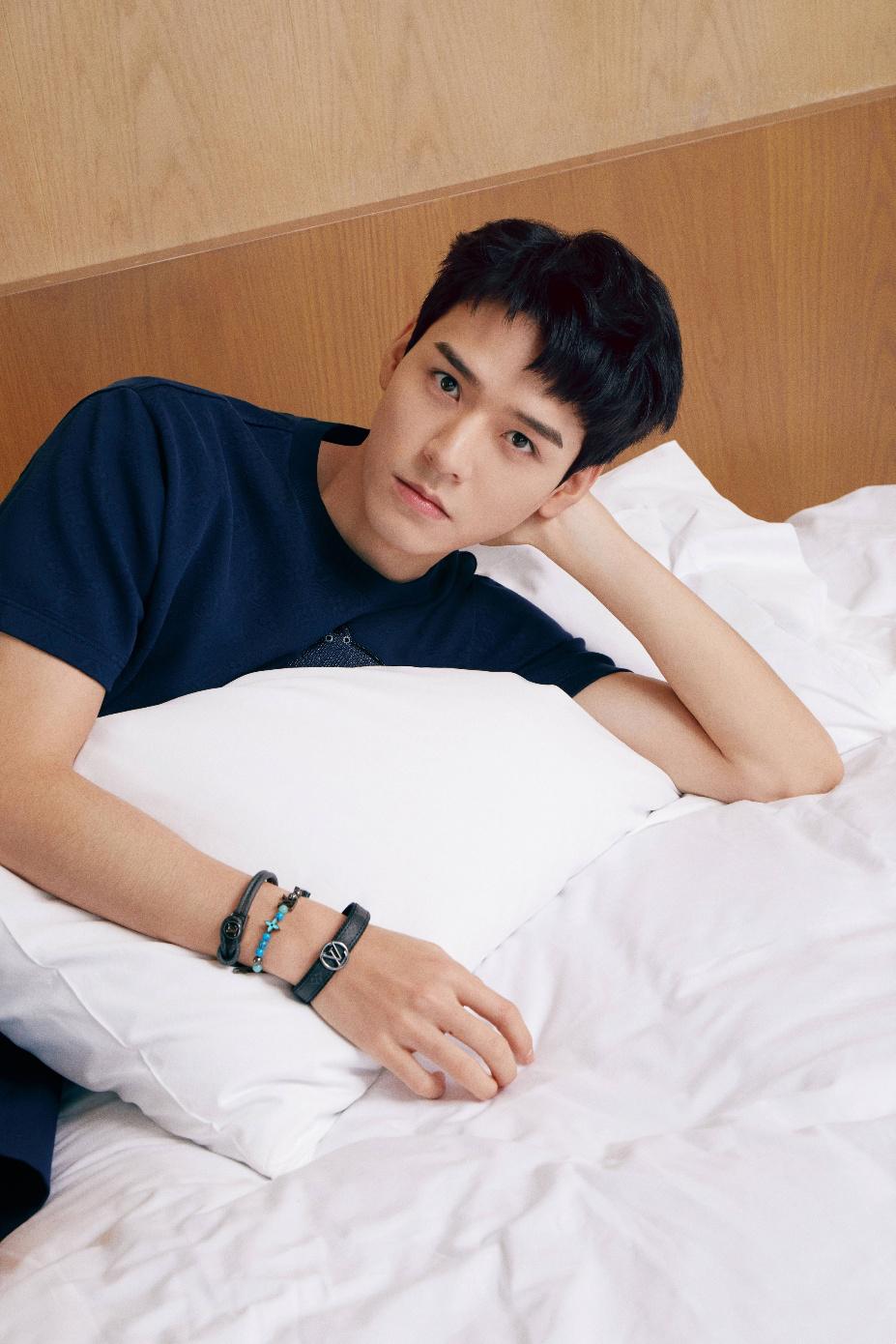 男生戴手饰也可以清爽又好看,学龚俊戴手饰又帅又酷