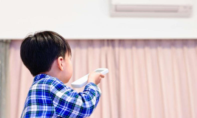 夏天中暑怎么办能不能泡热水澡,婴儿夏天吃点什么有效预防中暑