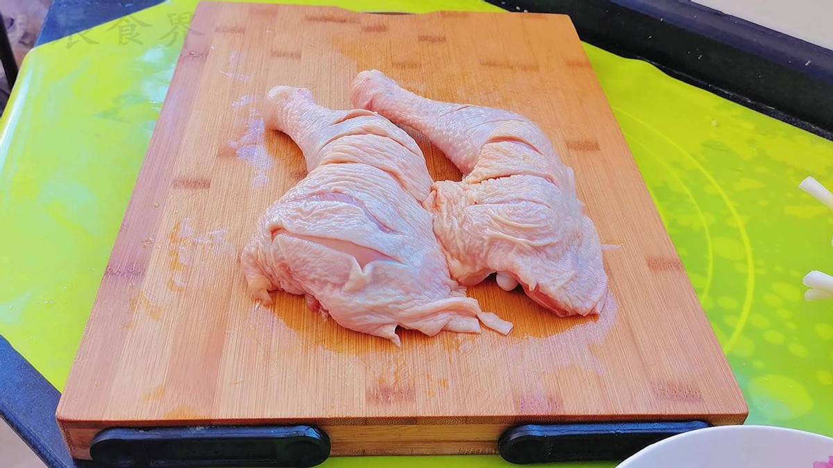 不加一滴水焖出史上最好吃的鸡腿,家常油焖鸡腿的做法