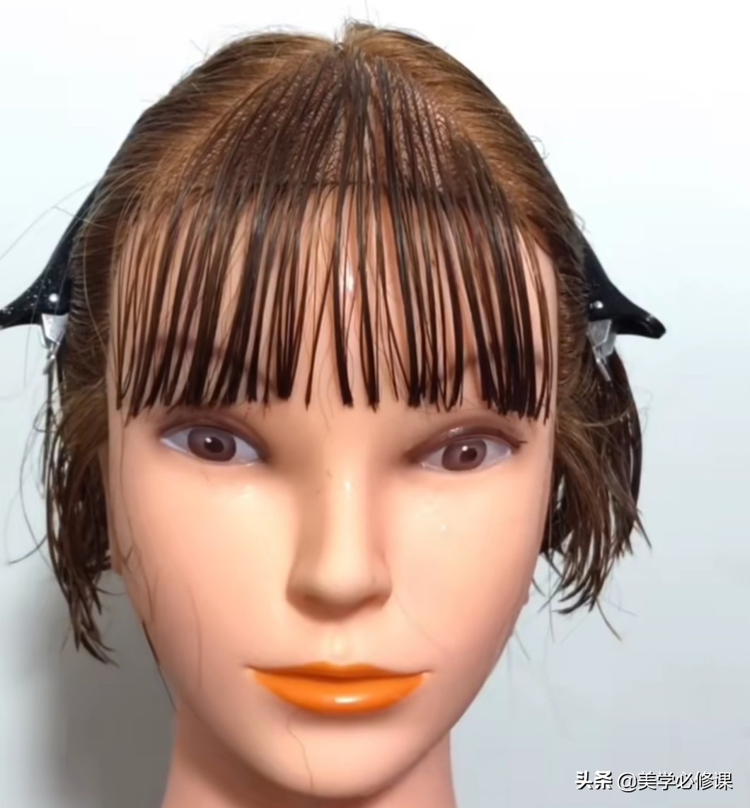 刘海修剪教程齐刘海,修剪齐刘海的技巧视频