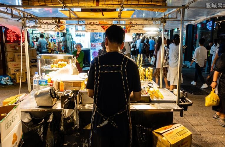 地摊经济来了怎么摆摊才能赚钱,地摊经济来临怎么摆摊赚钱