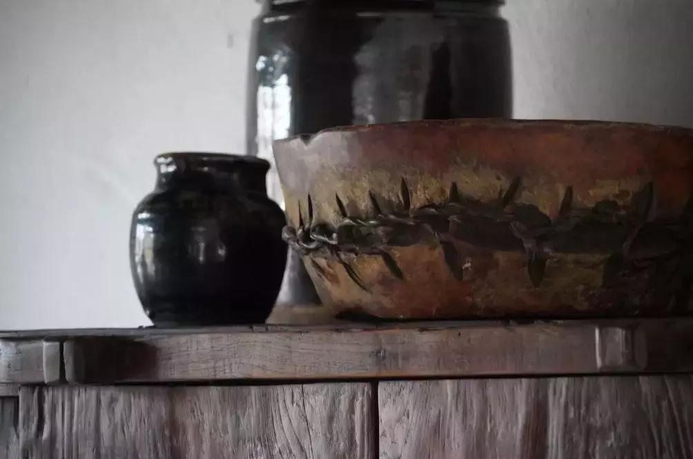 把泳池搬进沙漠，圈黄河做庭院，一个男人的西部世界，可以有多野