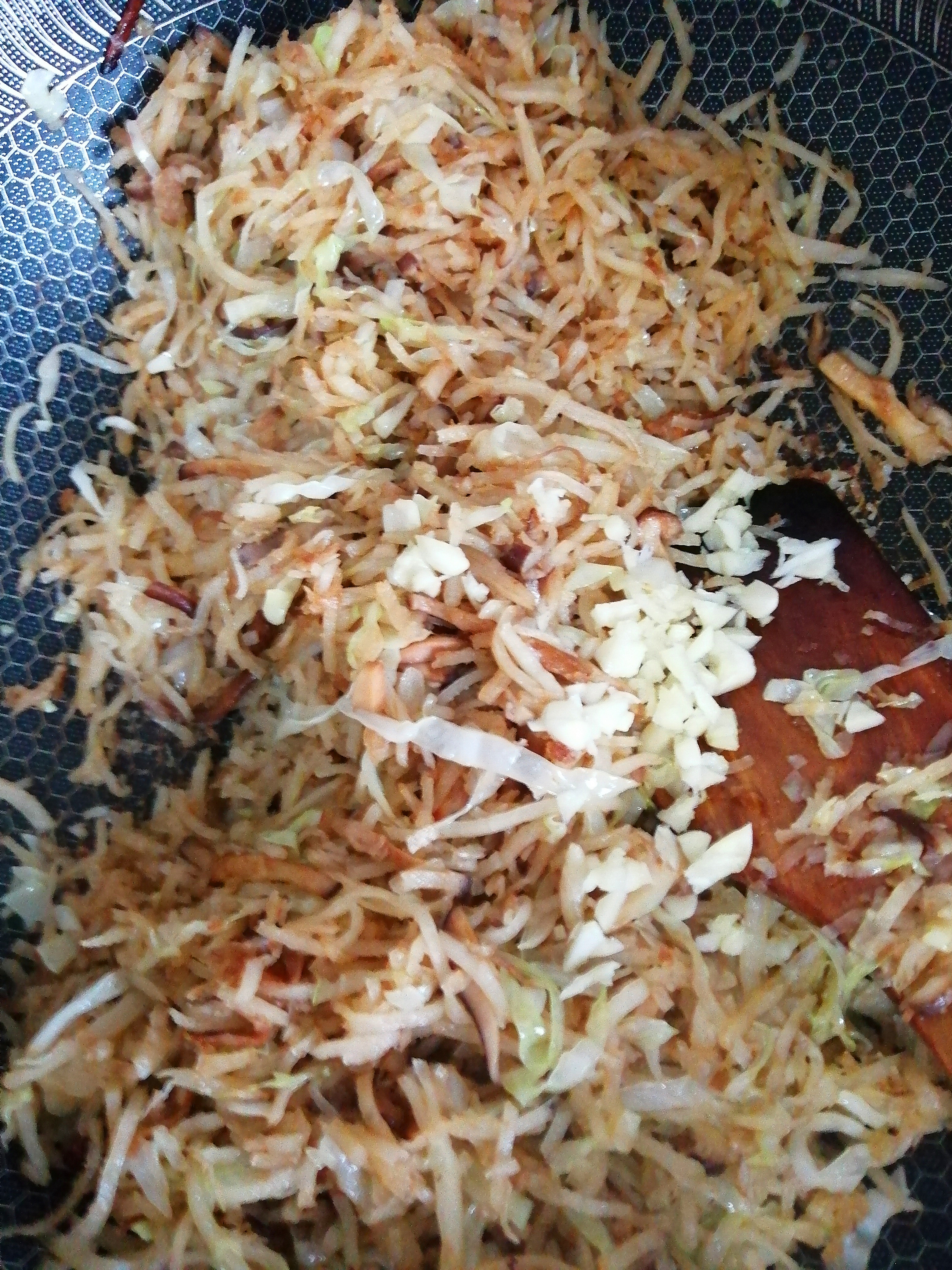 炒饼不粘锅的技巧,炒饼糊锅是什么原因