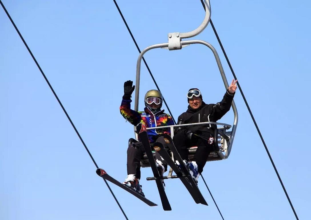 弓长岭滑雪场有小孩玩的吗,乌鲁木齐适合小孩玩的滑雪场