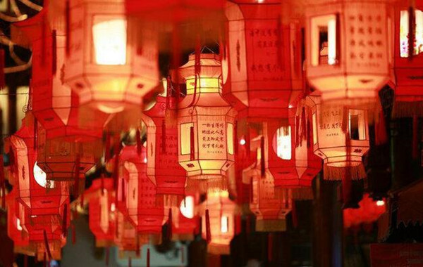 奇怪的灯谜,使用字音别解的灯谜