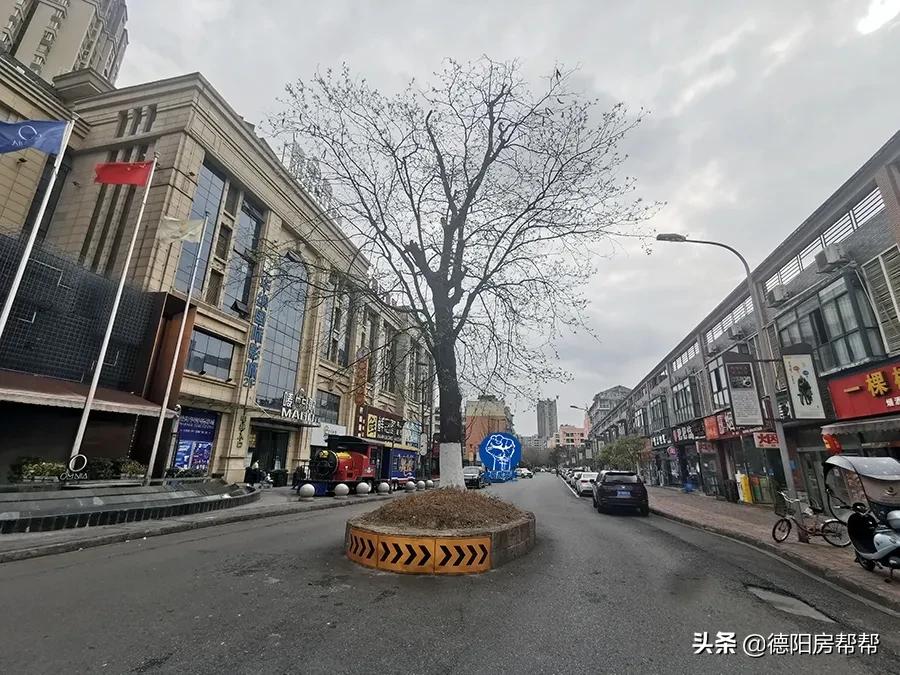 在这些酒精浓度50°的德阳街头,“耍家们”找到了商机