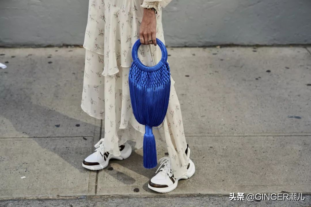 刚公布的潘通年度色怎么玩?