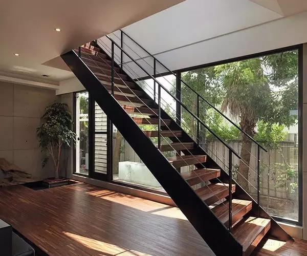 现代简约装修风格别墅楼梯设计,旋转楼梯别墅装修设计效果图