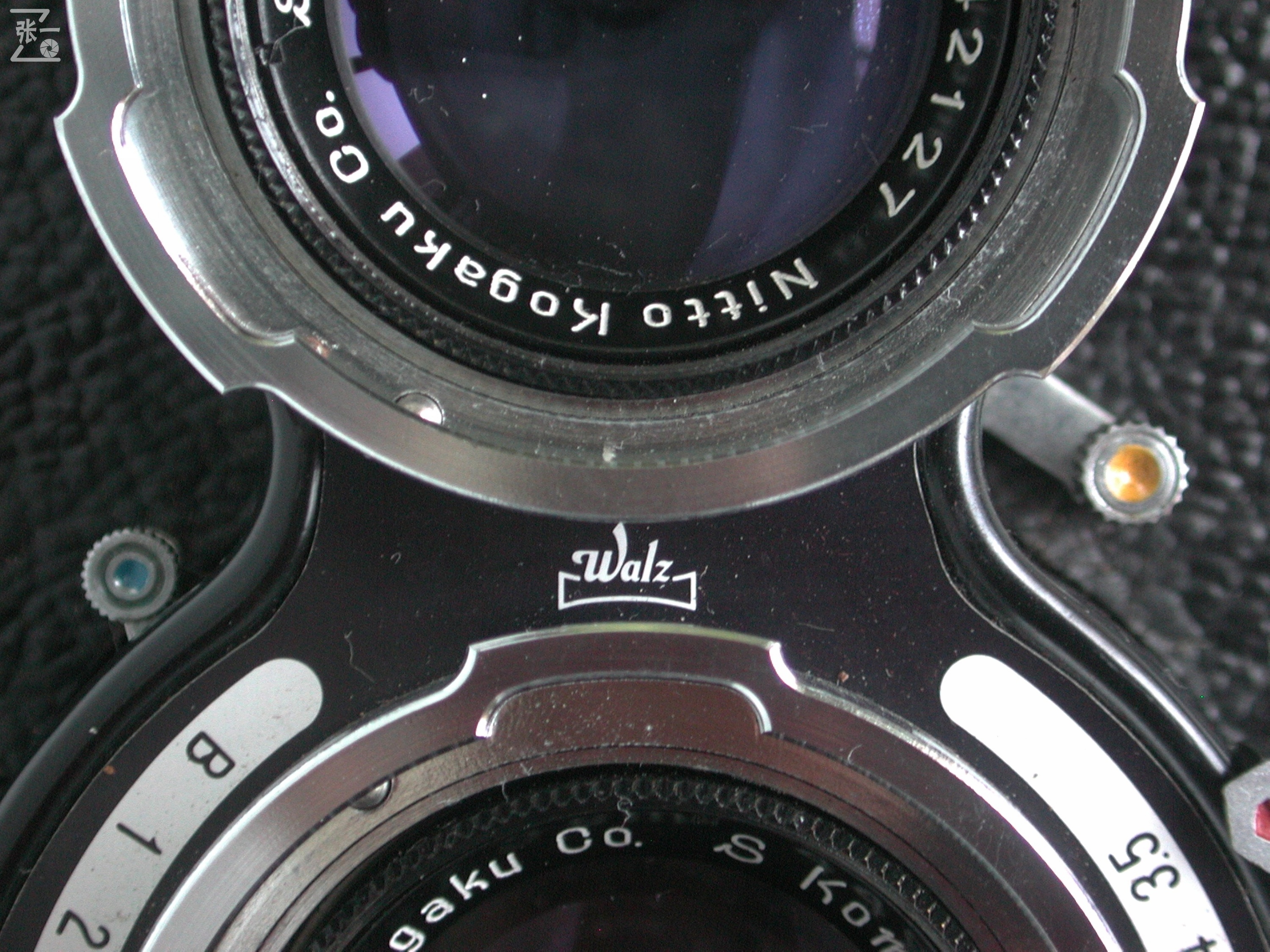 右手调焦的双反照相机：WalzflexIIIA！日本制造