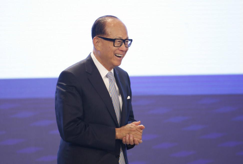 白手起家建立市值1500亿女鞋王国，拥2万家店，却在83岁放弃心血