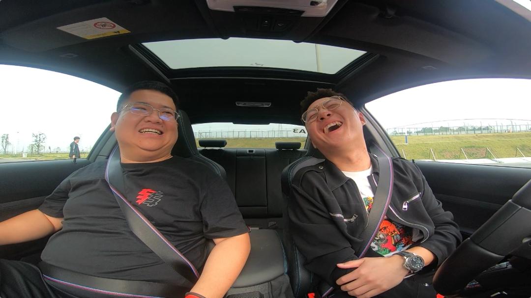 成为漂移大神3步就够,开局一辆车你能成为漂移大神吗