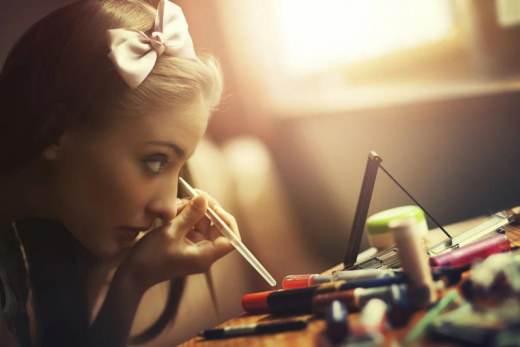 口红销量售价双降,美妆博主百万梦成空,转型美食博主