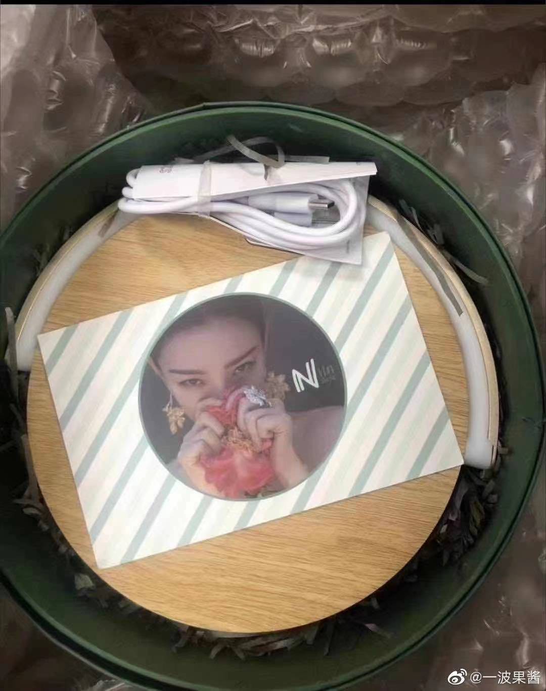 明星工作室新年礼盒,张艺兴工作室新年礼盒