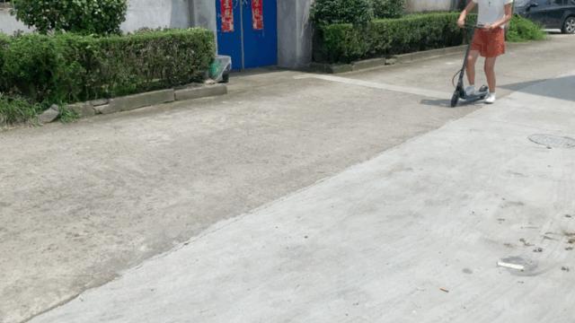 很不简单的玩具,九号儿童电动滑板车e10如何折叠