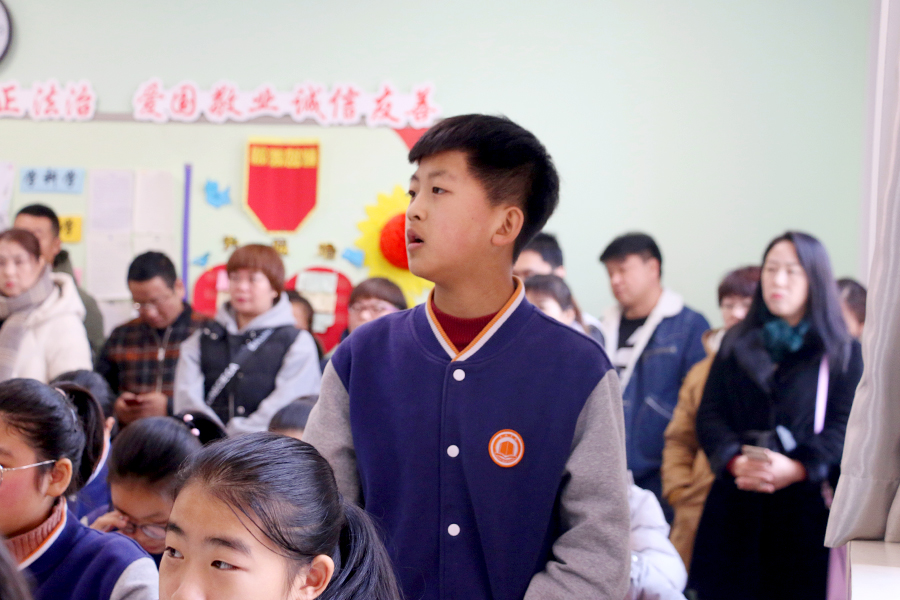 家长写给初三孩子的一封共情信,家长写给高二同学们的一封信