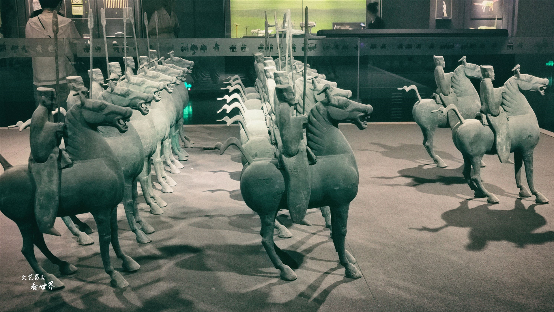 真实的铜奔马为啥图片不一致,铜奔马的独特之处