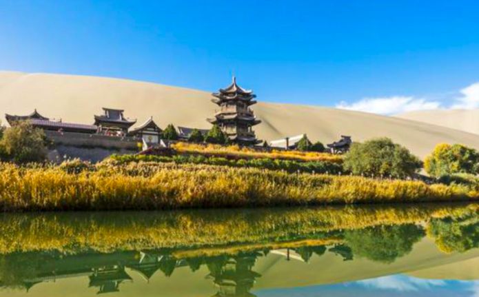 民宿365近期10家大热的极简民宿,西北风格民宿