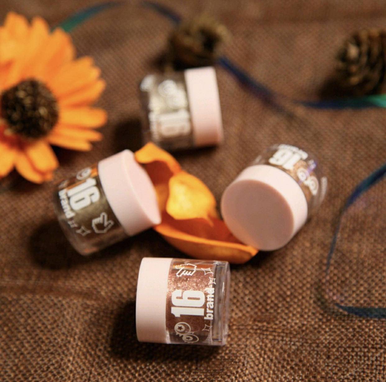 眼睛比较敏感用什么质地的眼影,眼睛凸买什么色的眼影