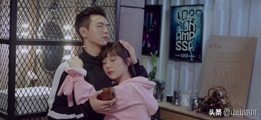 跟高冷女孩子聊天怎么找话题,遇到高冷女生怎么幽默