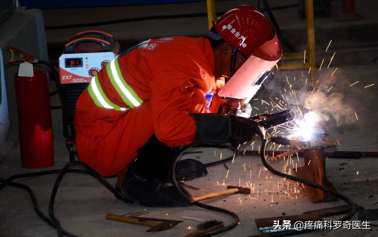 腰痛往下弯就痛是什么原因引起的,为什么我的腰部一直酸疼