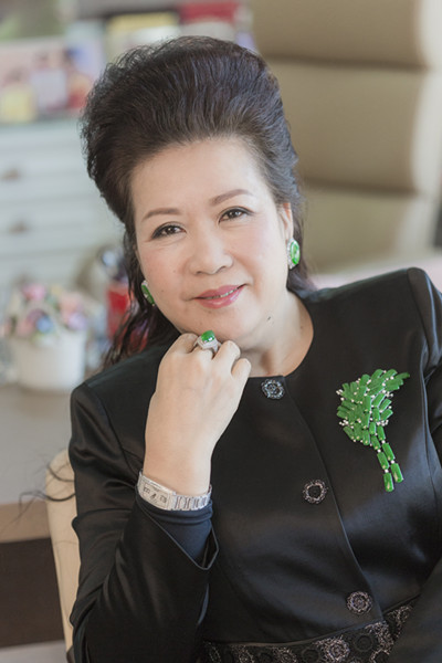 低调的东莞女富豪：卖尼龙裤起家，玩转地产，培养女婿当接班人