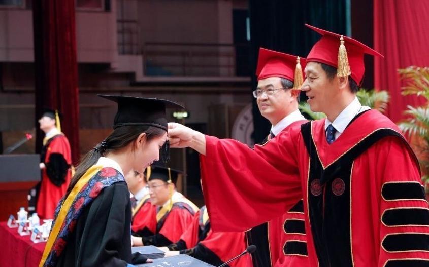 “人均985”的时代,二本生丢人吗?事实证明“专科生”才是常态