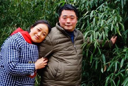 父母秀恩爱对子女的好处,父母特别秀恩爱的方式