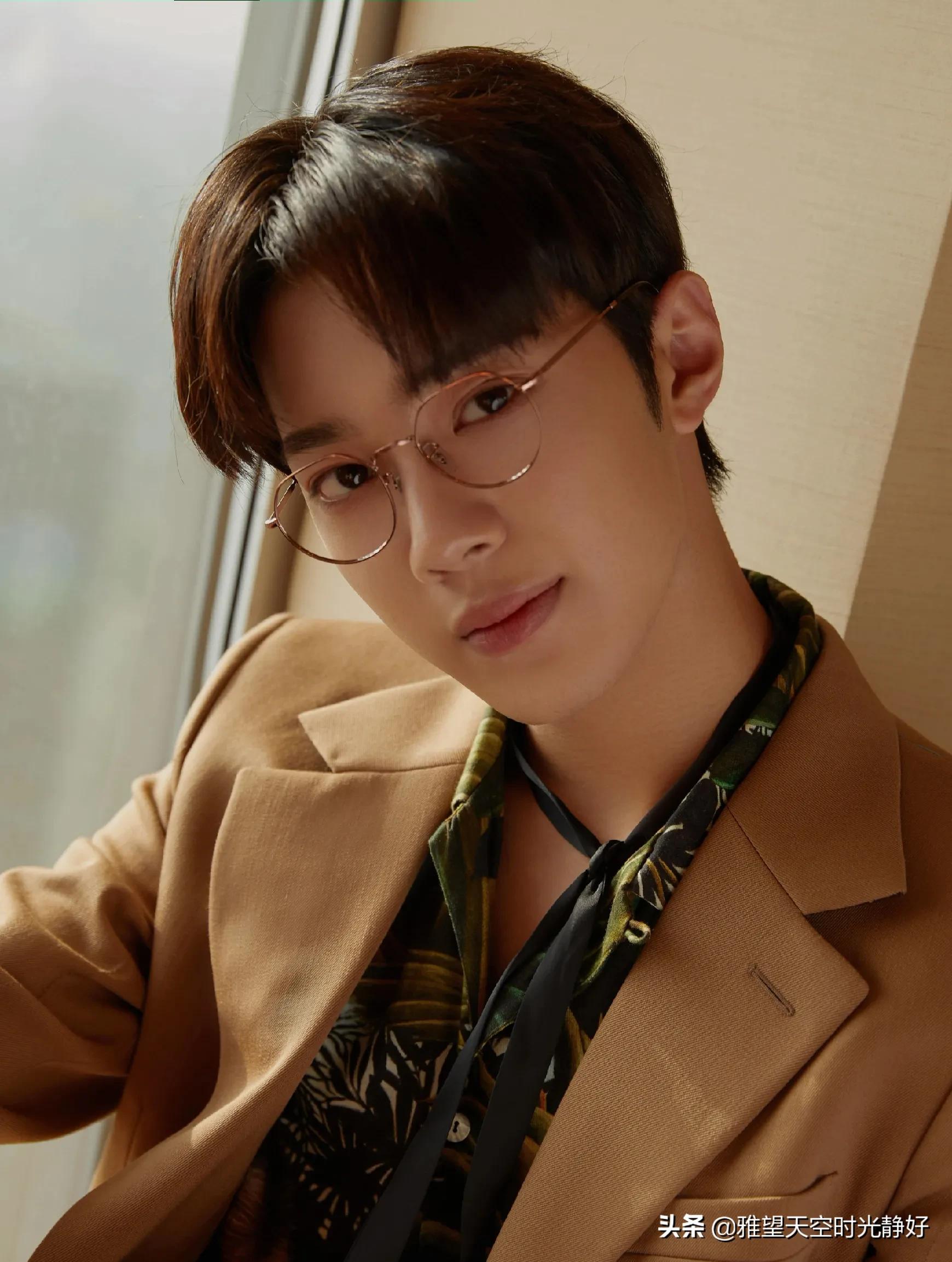 盘点国内男明星眼镜杀高清写真照斯文帅气沉稳内敛雅致贵气