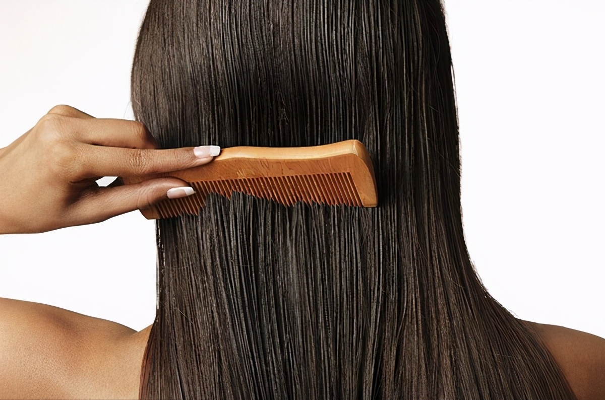 发梢干枯分叉如何剪掉,发梢干枯分叉剪了管用吗