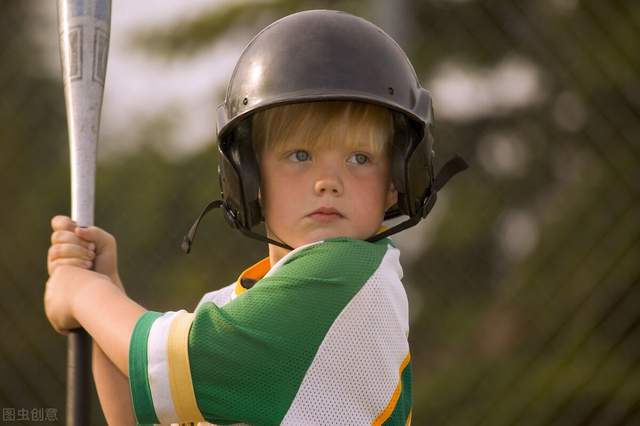 孩子被父母欺负了,孩子被父母欺负怎么办