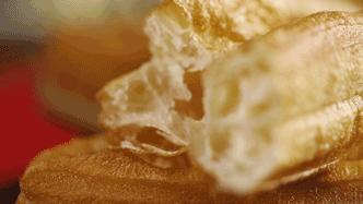 金灿灿的油条,金灿灿的油条一口一个爽爆了