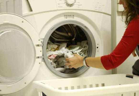 衣服洗完粘毛怎么办,有毛毛的衣服洗后怎么打理