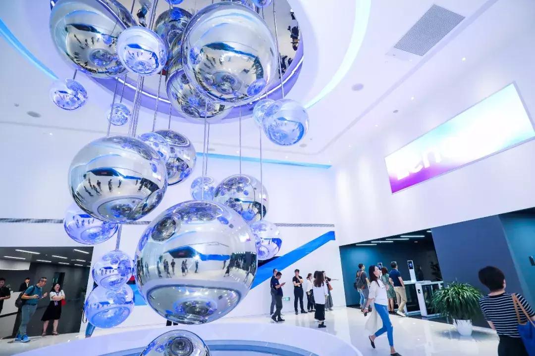 联想让键盘发光,联想的转型之路