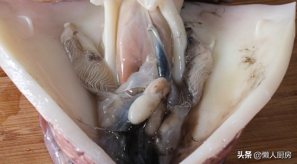 大墨鱼整个红烧,墨鱼水饺墨鱼和肉的比例