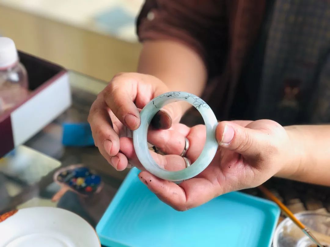 一种穿针引线的小妙招,穿针引线有什么好办法