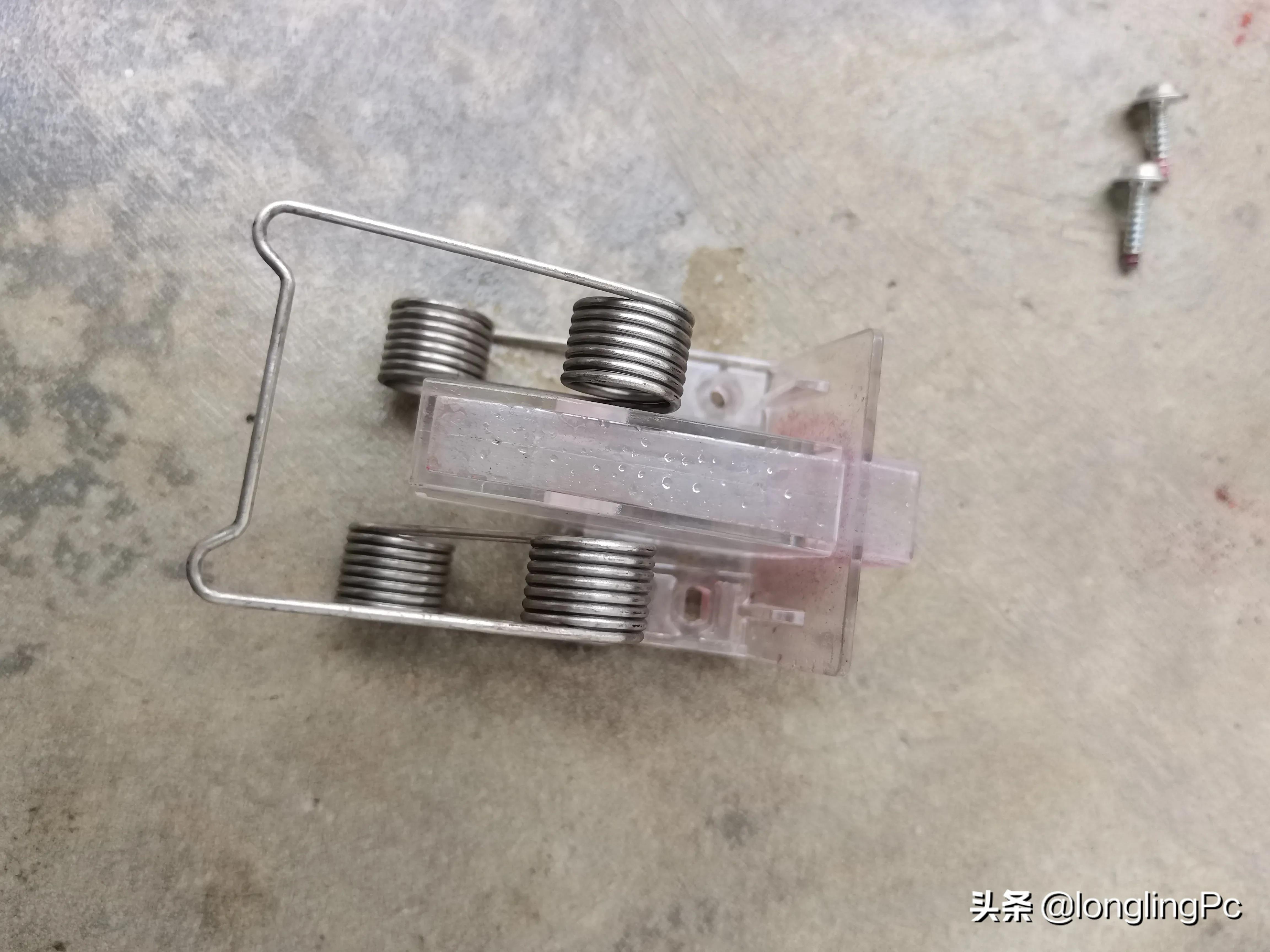 美能达彩色复印机提示墨粉不足,美能达c226废粉盒漏粉