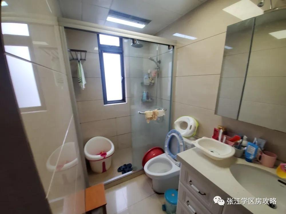 张江汤臣豪园四期，1200W-1400W南北通2房；