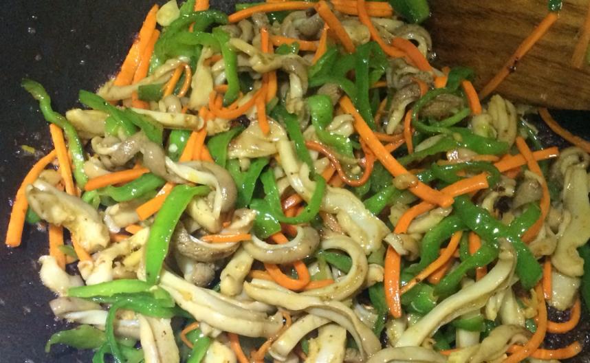 腊猪肚怎么炒才会又脆又好吃,爆炒猪肚怎么炒好吃视频教学