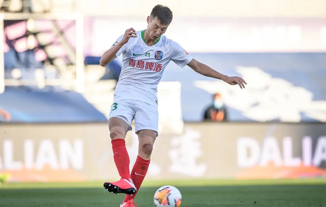 大器晚成足球运动员中后卫,大器晚成的国内足球球员