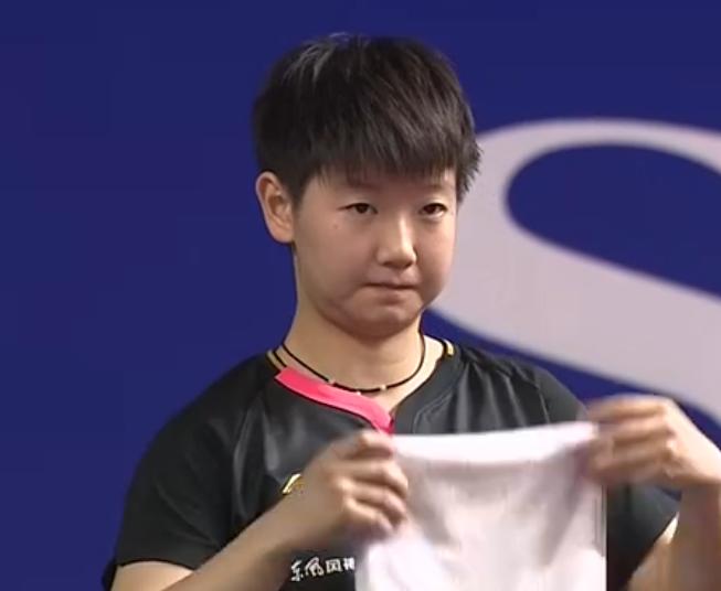 女乒猛将接连打败丁宁刘诗雯夺冠,日乒赛丁宁横扫刘诗雯大逆转