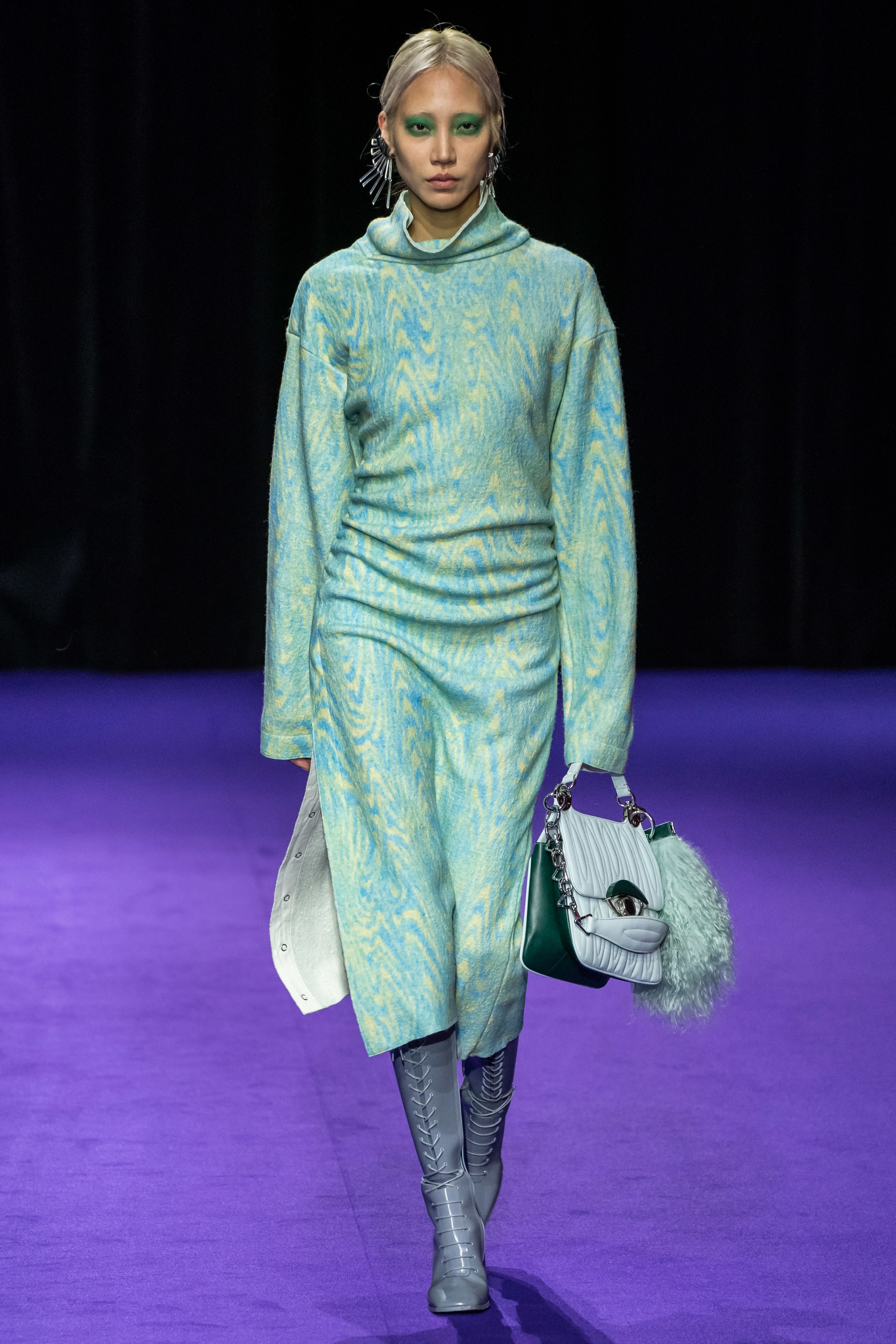 巴黎时装周kenzo,kenzo穿出时尚感