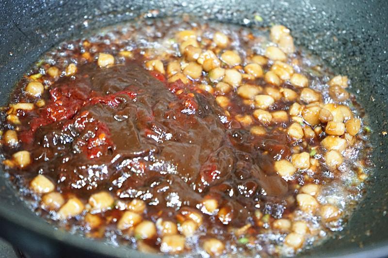 正宗的老炸酱窍门,正宗老北京炸酱可以不放葱吗