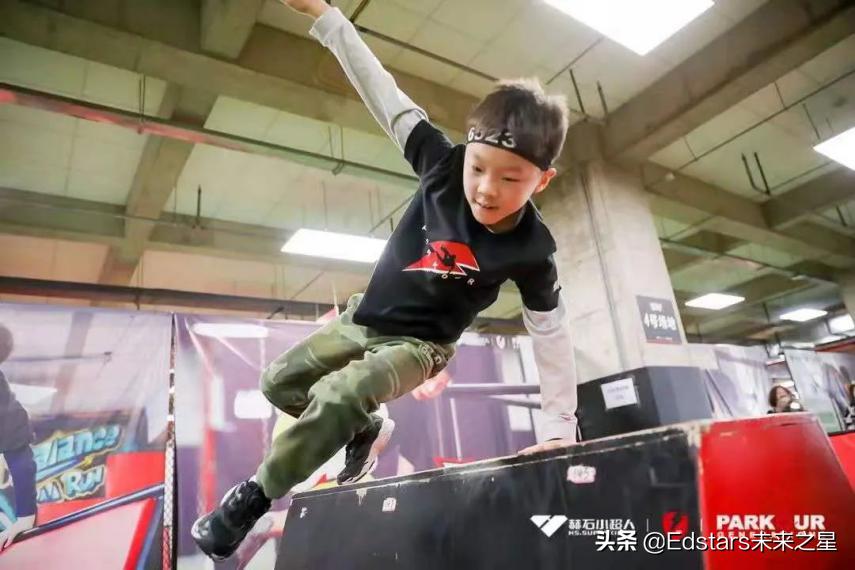 赫石郝萌萌：挣扎转型到政策利好，体育教育跌宕起伏的一年