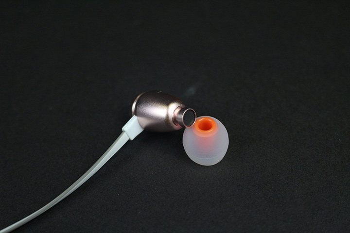 jbl入耳耳机音质测评,双动圈四核耳机怎么样