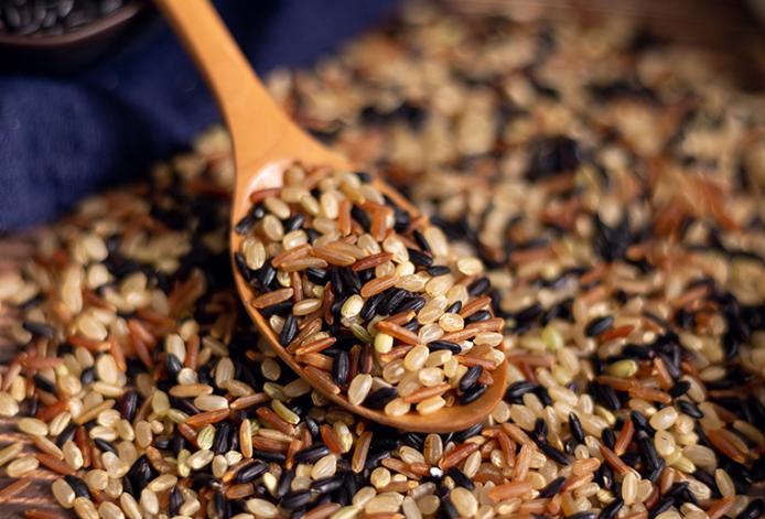 怎么煮出又软又糯的糙米饭,糙米饭怎么煮更软糯过程