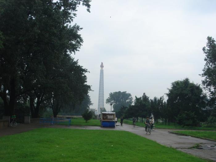 朝鲜街头很少有卖煎饼果子、油条豆腐脑,人们不习惯在外边吃早餐