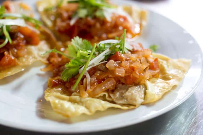 越南特色好吃的美食大全攻略 (40种好吃的越南美食)