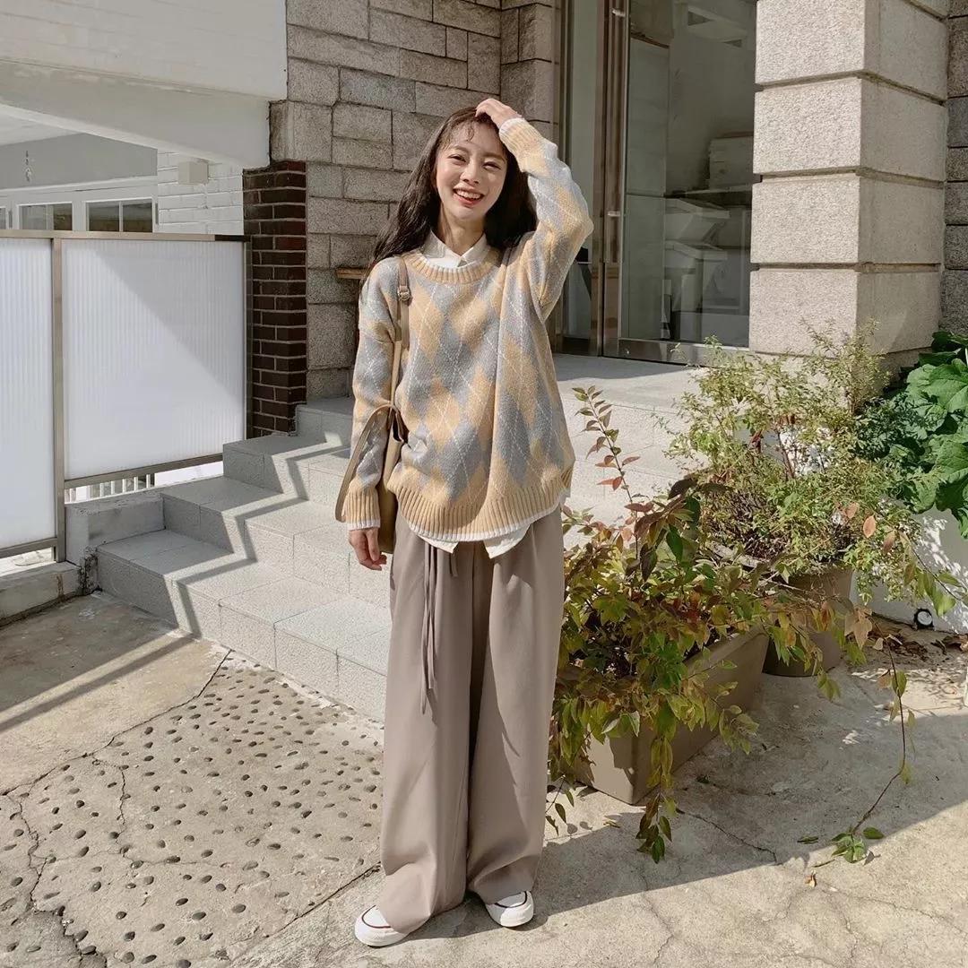 冬天里面穿毛衣外面搭配衬衫,冬天白领男士衬衫毛衣